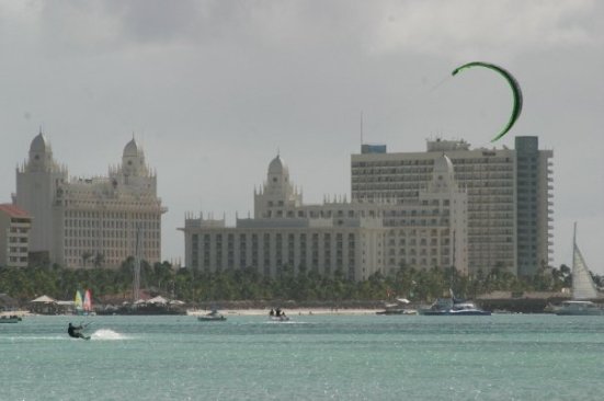 Aruba beach hotels kitesurfing
